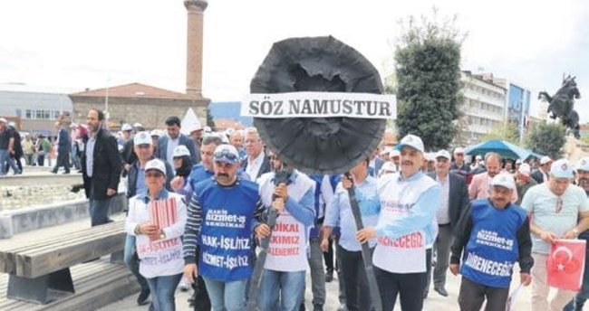 İşçilerden CHP’li başkana siyah çelenk