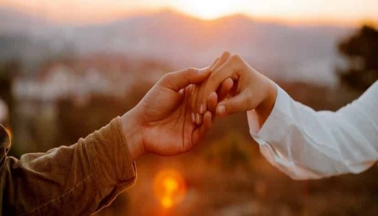 Sanal Dünyada Gerçek Bağlantılar