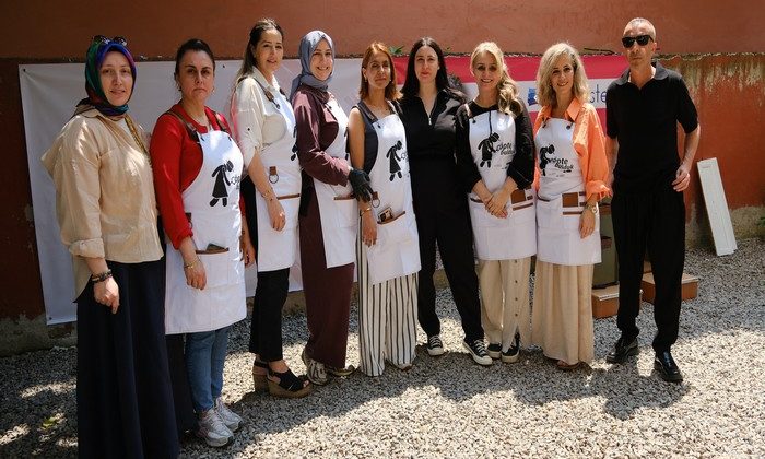 “Çöpte Bulduk” Gönüllülerine Yasemin Sakallıoğlu ve 7 Dönüşüm Uzmanı Kadın Destek Verdi